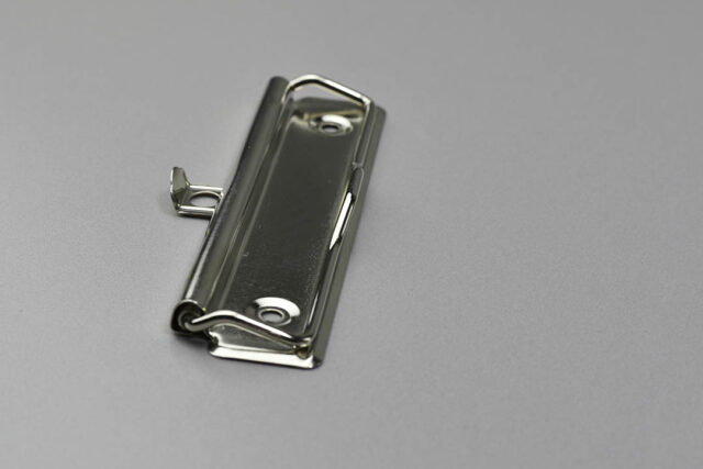 clip do clipboarda z haczykiem