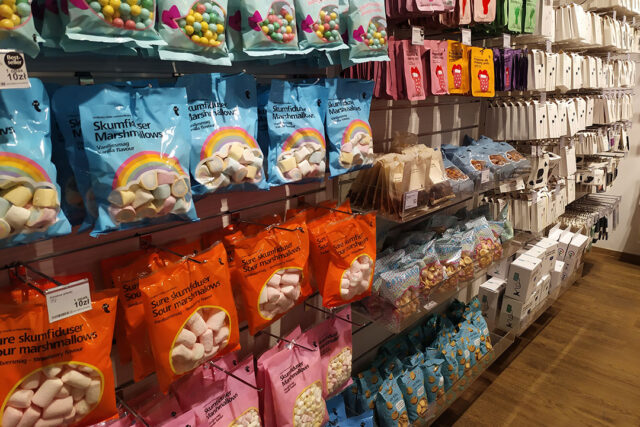 hak metalowy z wysiegnikiem